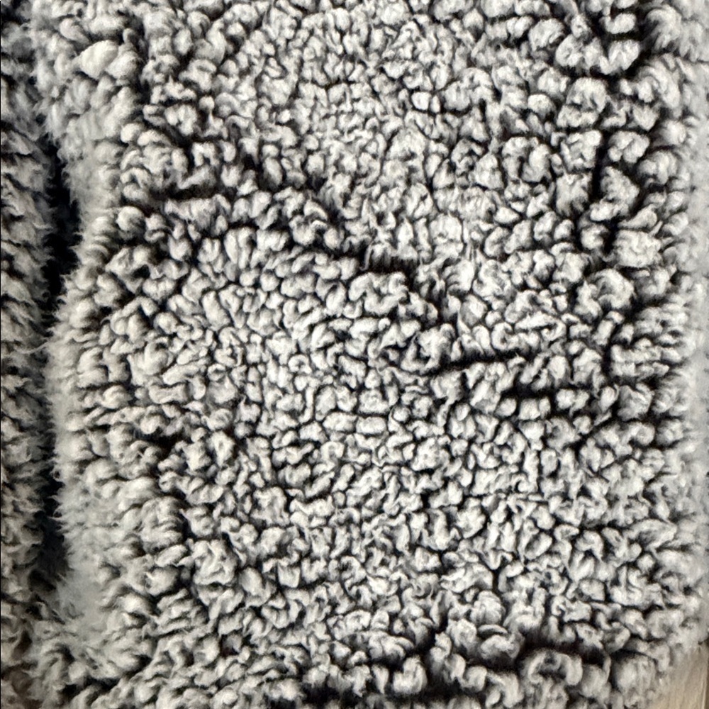 Jacket Thread & supply  Gray Blk white faux shearling med - Picture 3 of 4